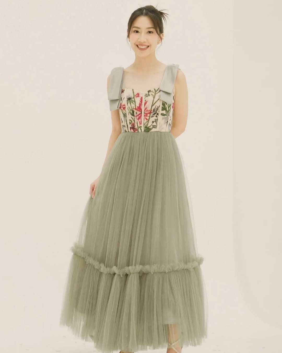 Divine dress