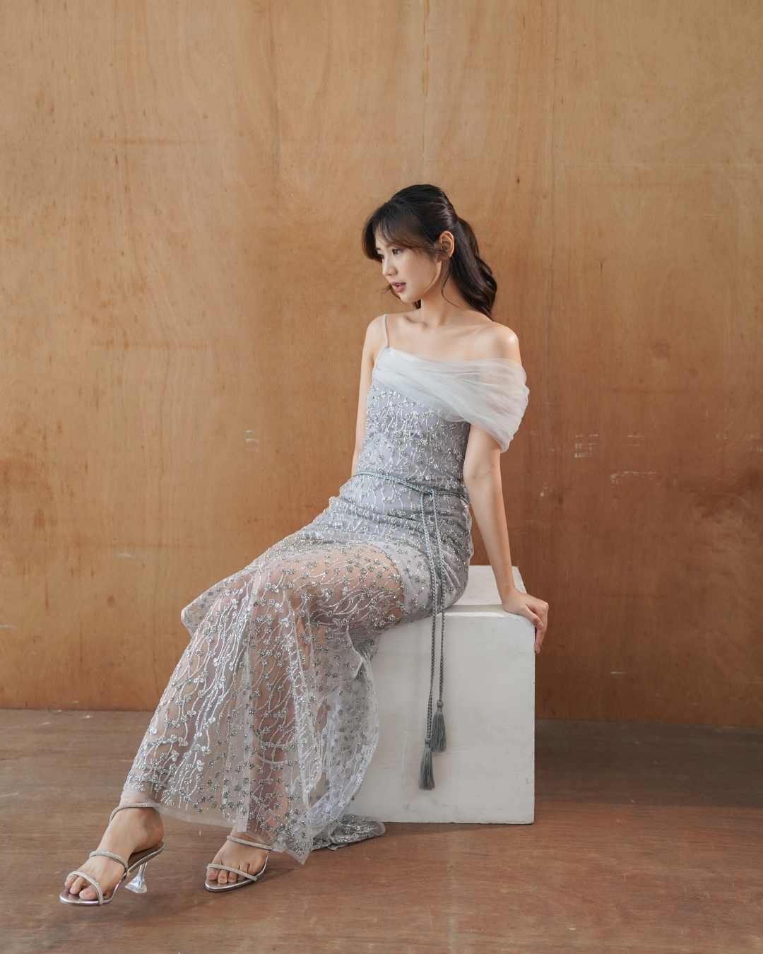 Luna Shimmer dress in Grey