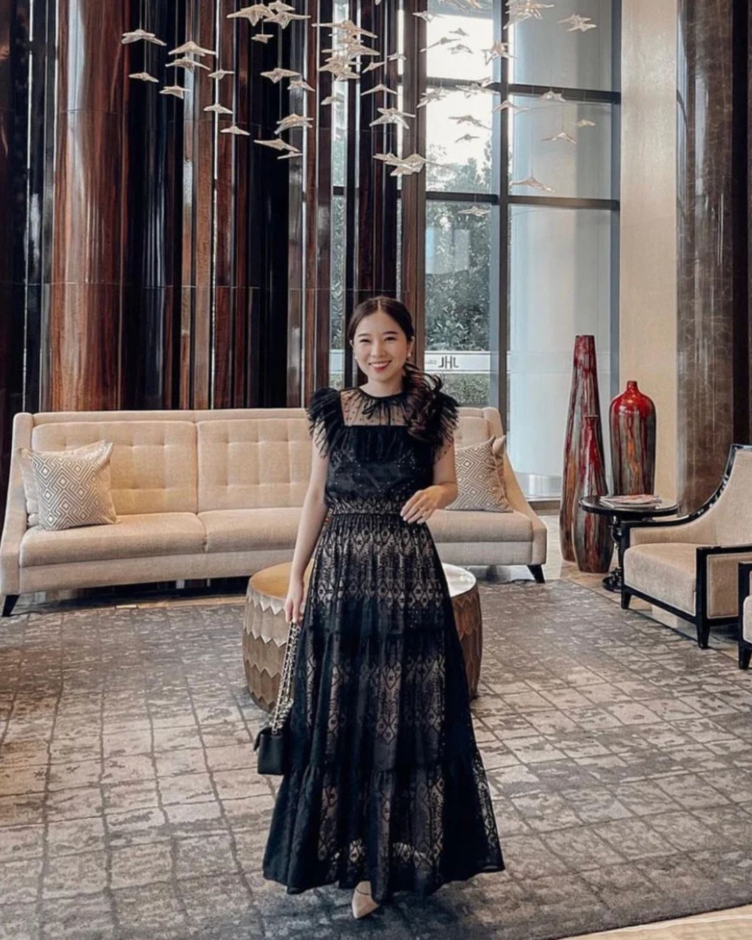 Hanni Lace Black dress