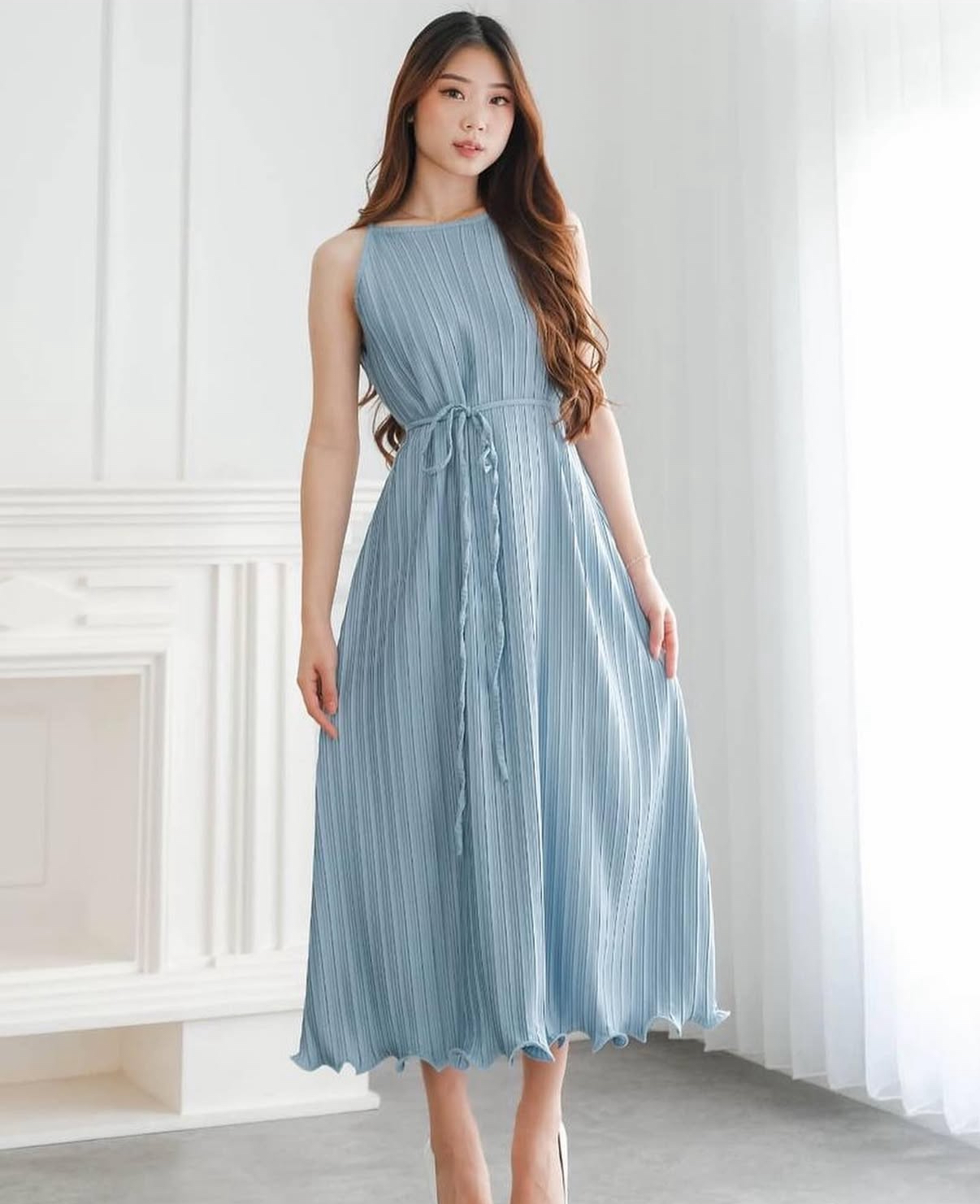 Minji Pleats dress in Blue