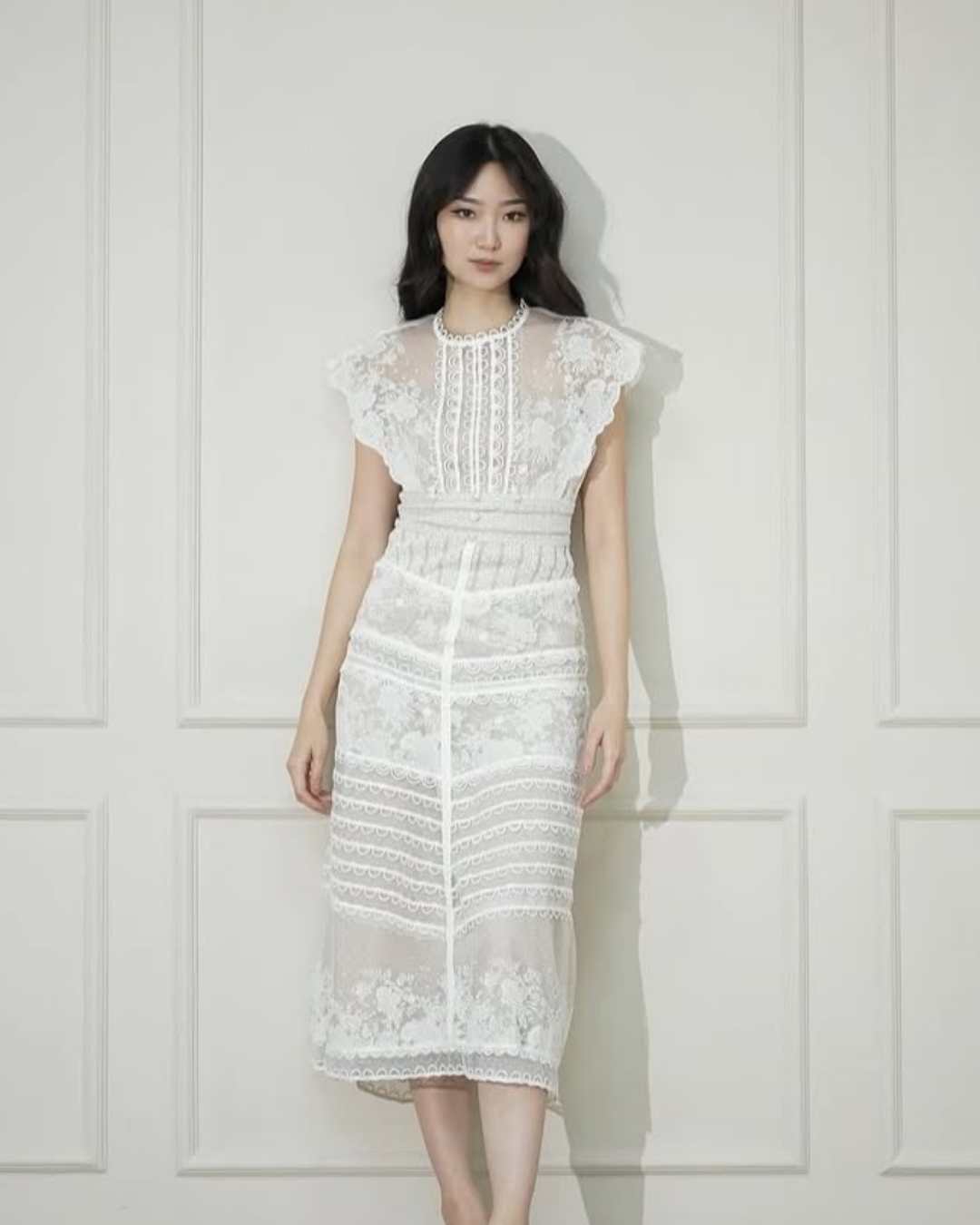 Sunny Lace dress