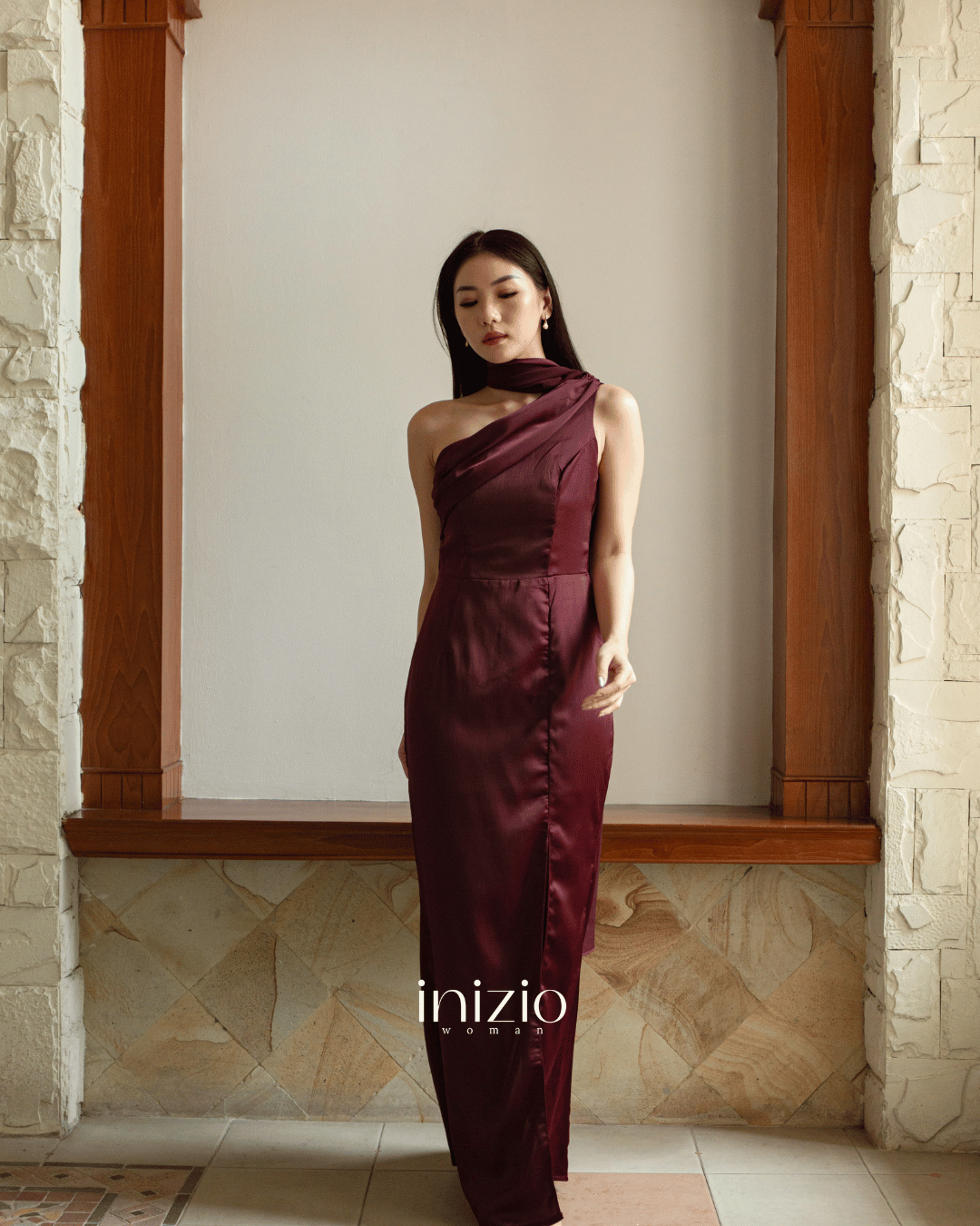 Nava in Maroon